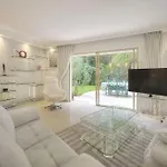 Rocher Saint Georges Spacieux 3p Jardin Piscine *