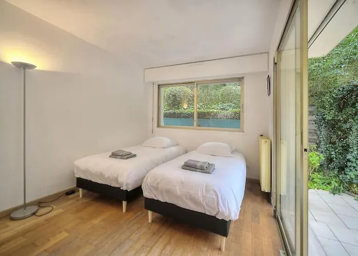 Rocher Saint Georges Spacieux 3p Jardin Piscine Апартаменты *