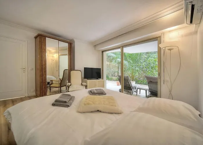 Rocher Saint Georges Spacieux 3p Jardin Piscine Канны