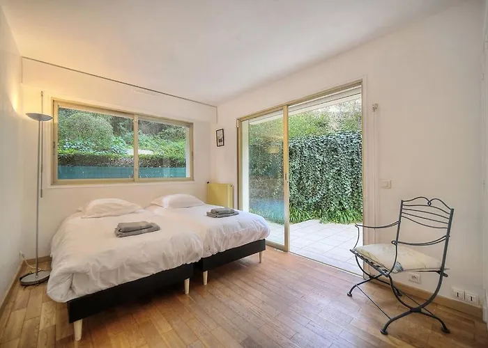 Апартаменты Rocher Saint Georges Spacieux 3p Jardin Piscine *