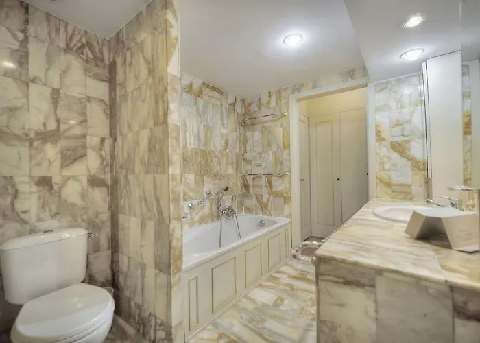 Апартаменты Rocher Saint Georges Spacieux 3p Jardin Piscine Канны