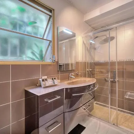 公寓 Rocher Saint Georges Spacieux 3p Jardin Piscine 戛纳